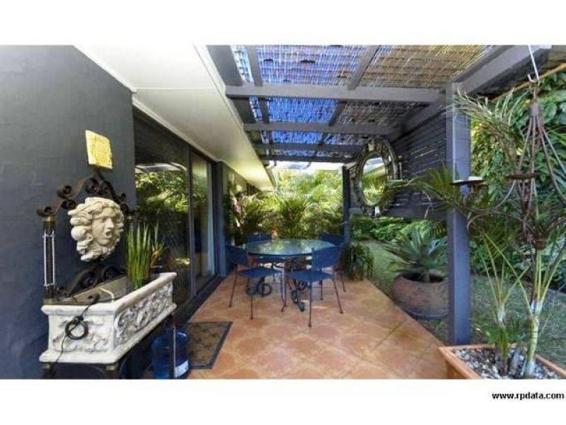 1/38 Middle Street, Labrador QLD 4215