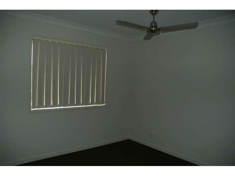 4 Hadrian Crescent, Pacific Pines QLD 4211