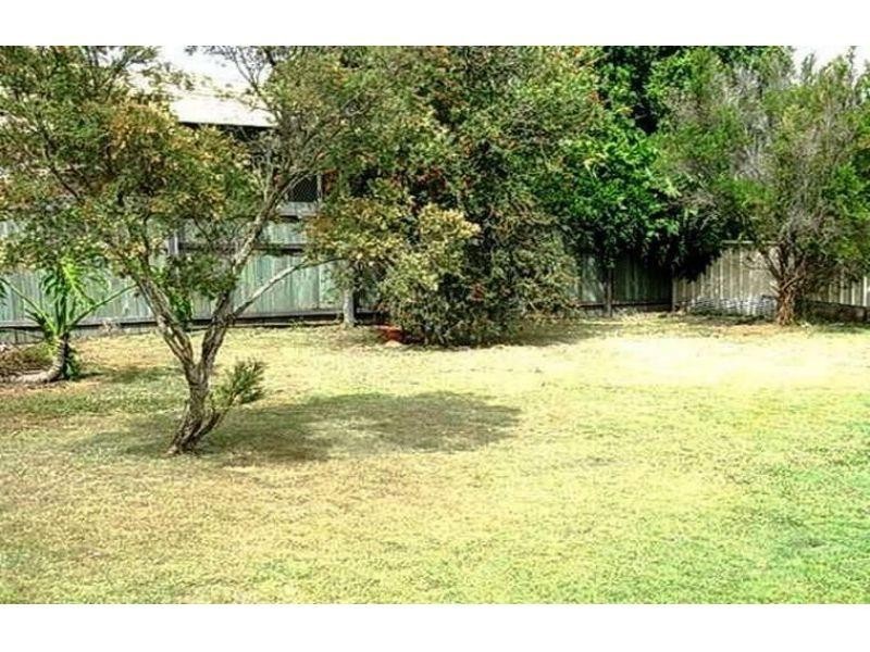 4 Angaston Court, Carrara QLD 4211