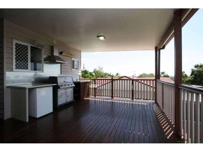 109 The Promenade, Camp Hill QLD 4152