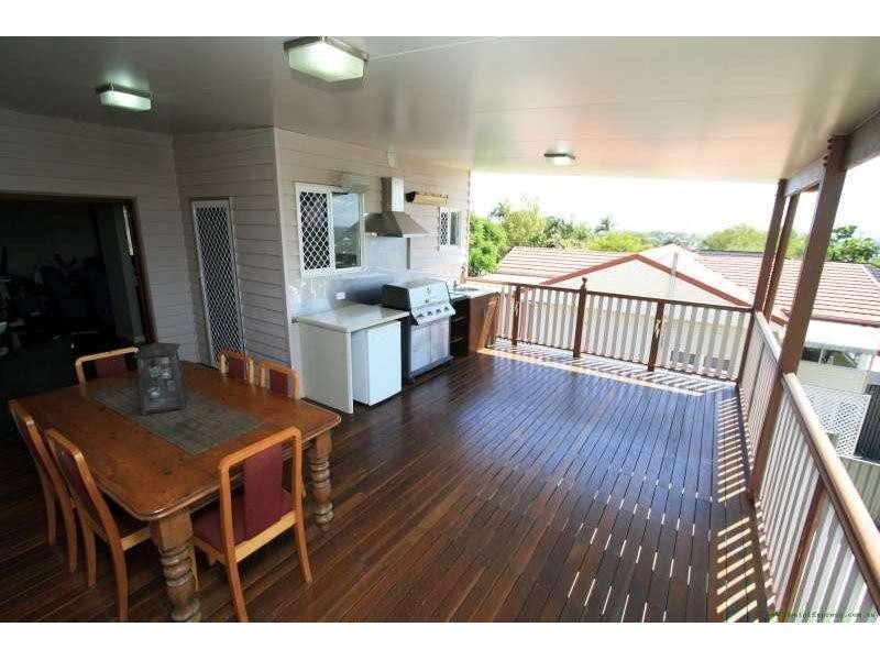 109 The Promenade, Camp Hill QLD 4152