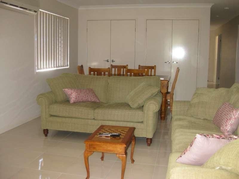 14 Gabrielle Court, Kallangur QLD 4503