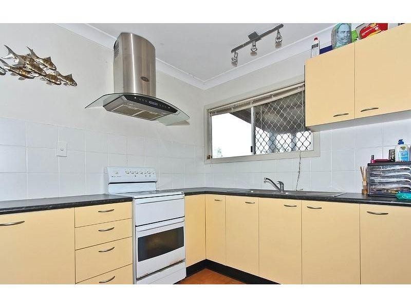 215 Kianawah Road, Wynnum West QLD 4178