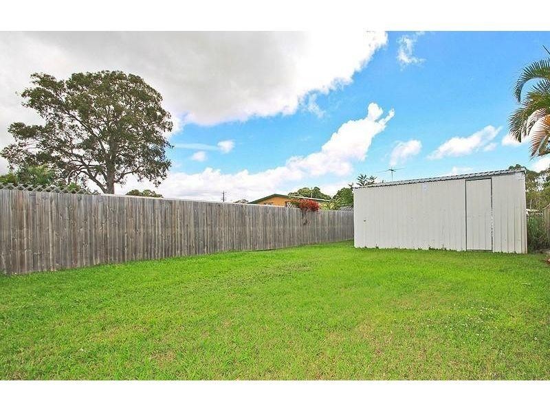 215 Kianawah Road, Wynnum West QLD 4178