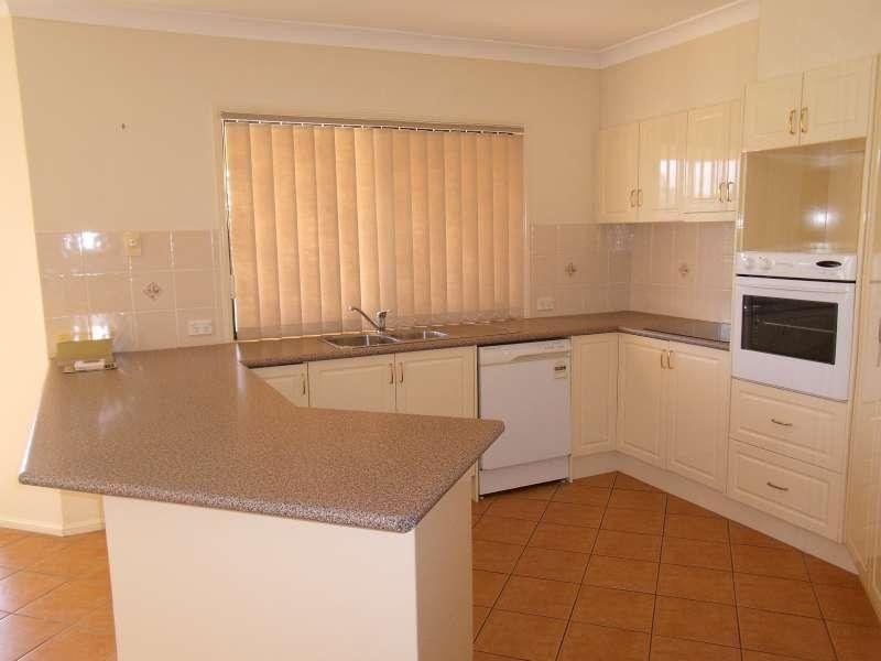 4 Orpington Court, Arundel QLD 4214