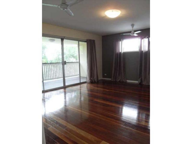 559 Cavendish Road, Coorparoo QLD 4151