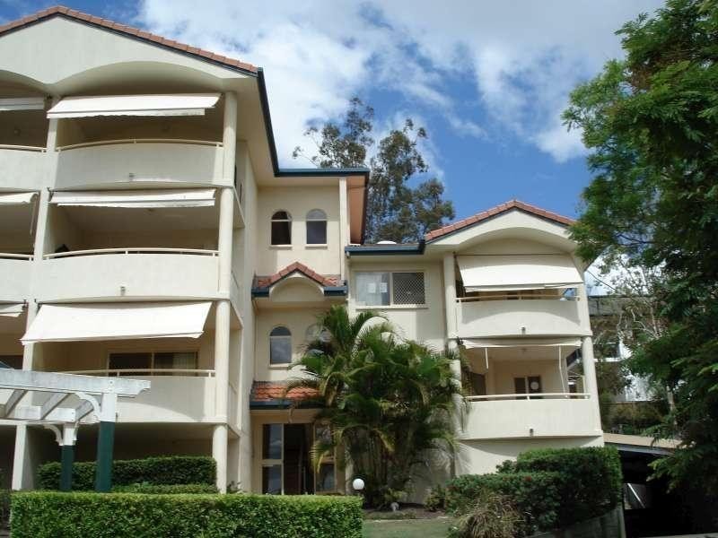 3/52 Mitre Street, St Lucia QLD 4067