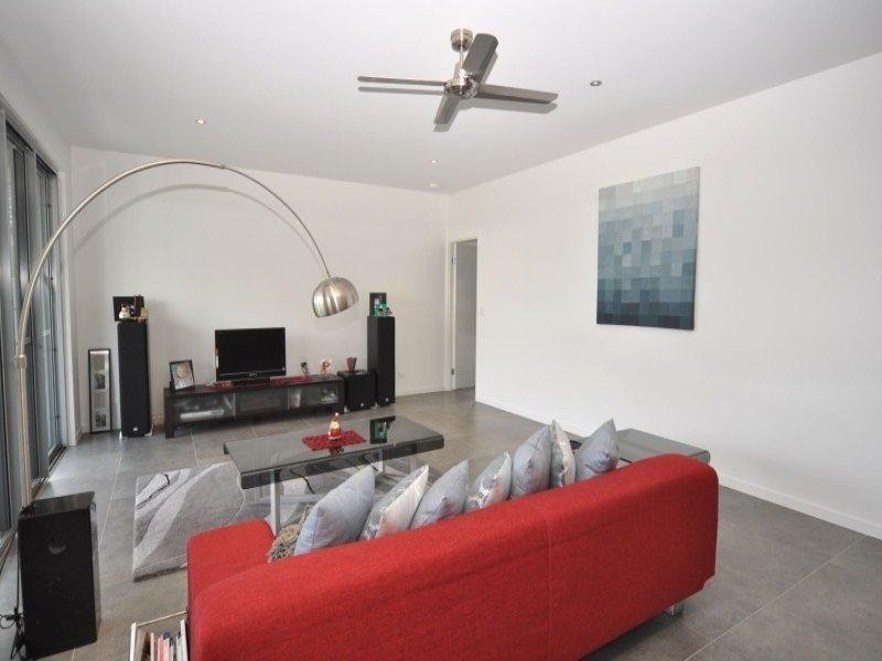 9 Rhodium Crescent, Hope Island QLD 4212