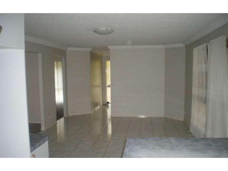 124 Macquarie Avenue, Molendinar QLD 4214