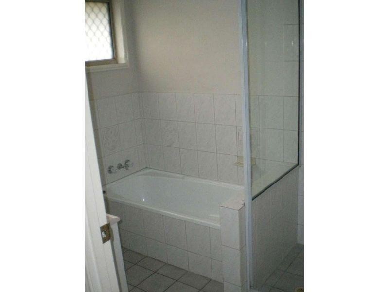 124 Macquarie Avenue, Molendinar QLD 4214