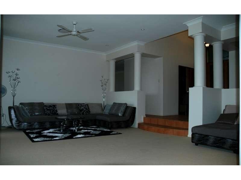 53 Highvale Drive, Helensvale QLD 4212
