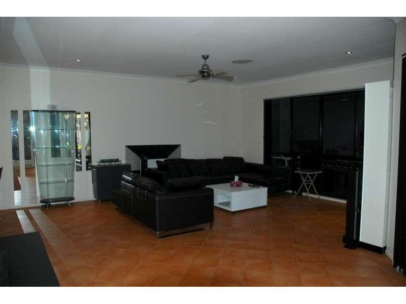 53 Highvale Drive, Helensvale QLD 4212