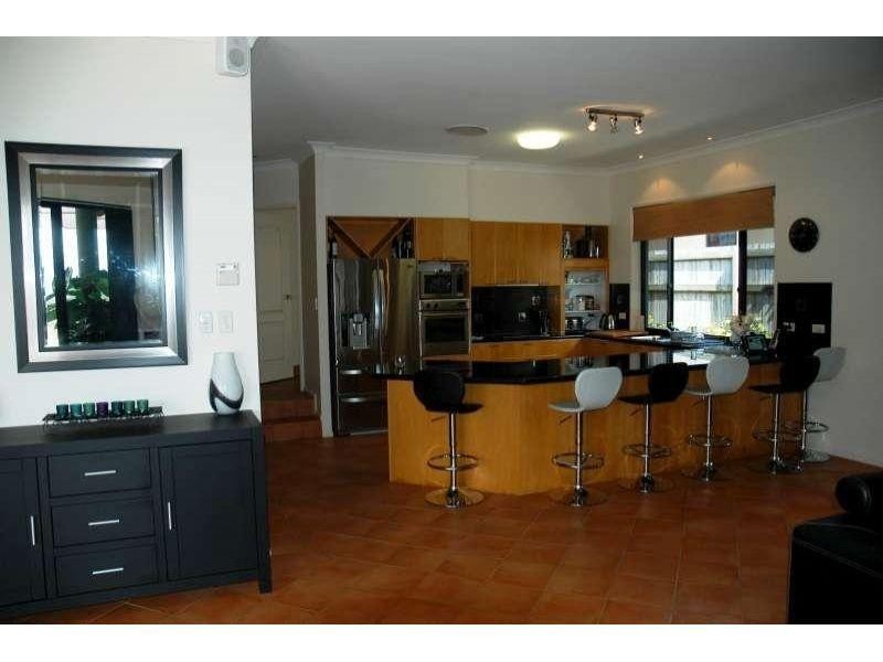 53 Highvale Drive, Helensvale QLD 4212