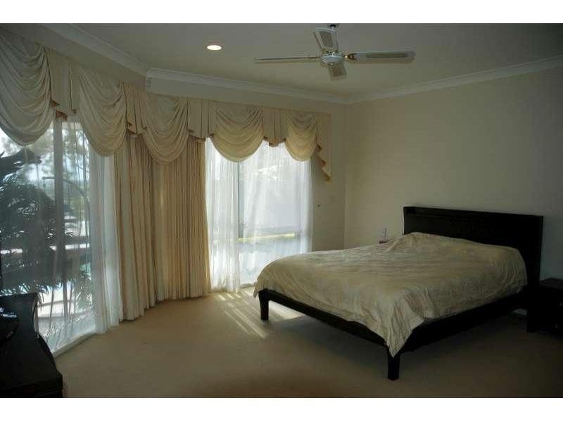 53 Highvale Drive, Helensvale QLD 4212