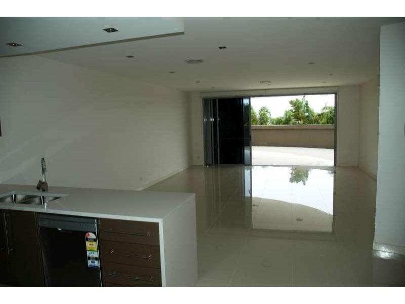 4/3046 Quay South Drive, Carrara QLD 4211