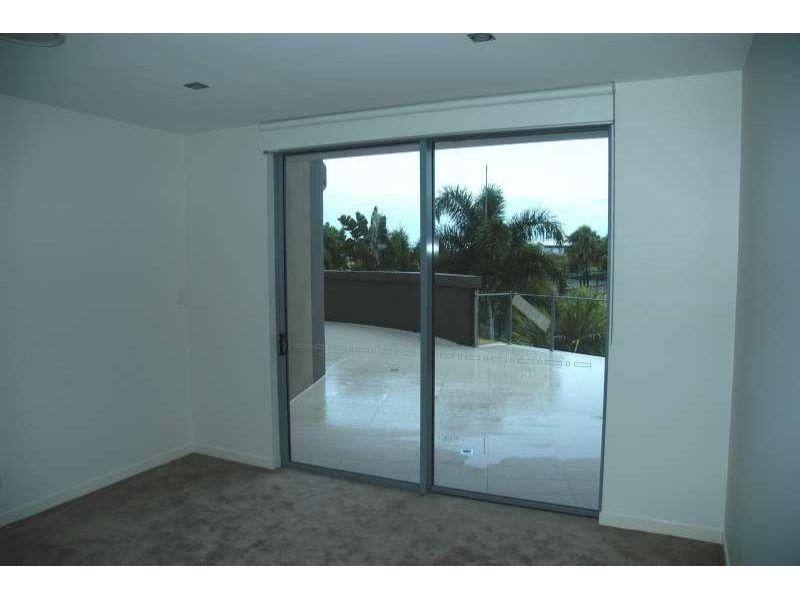 4/3046 Quay South Drive, Carrara QLD 4211