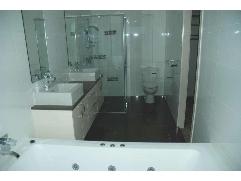 4/3046 Quay South Drive, Carrara QLD 4211