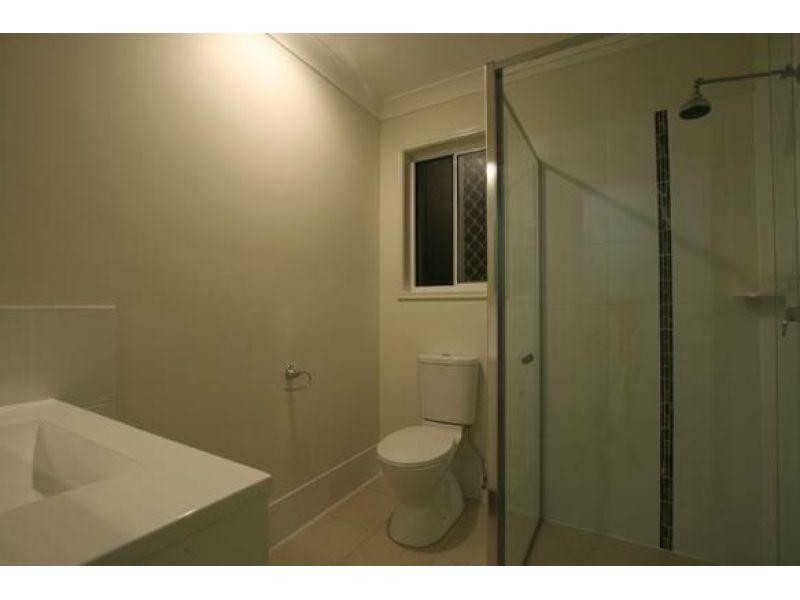 2/5 Lygon Place, Kallangur QLD 4503