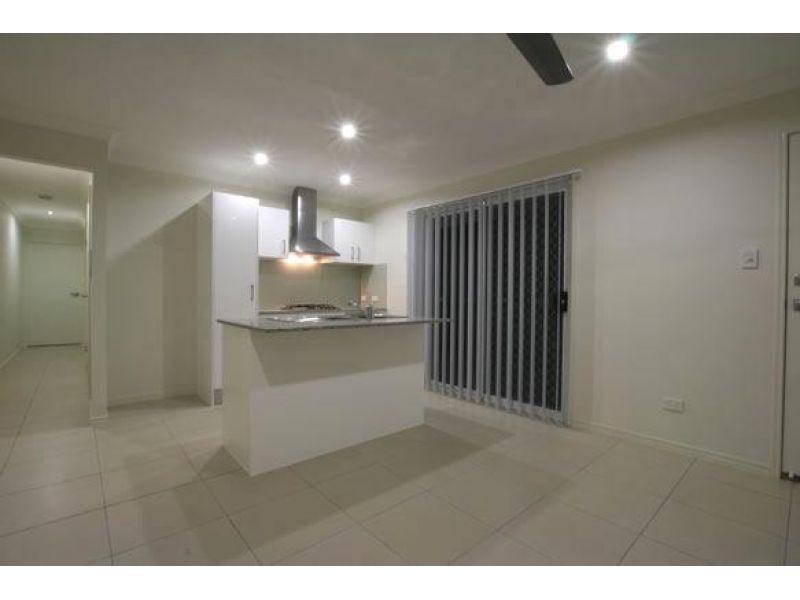 2/5 Lygon Place, Kallangur QLD 4503