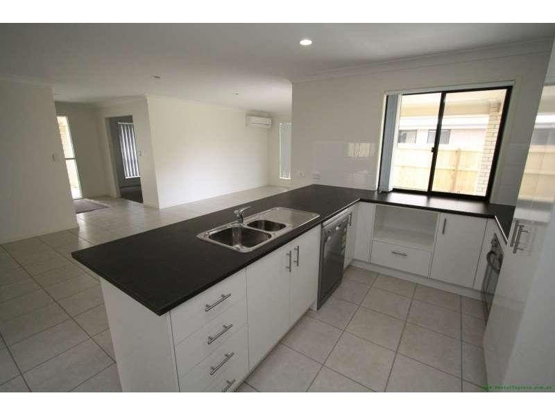 37 Fourth Avenue, Marsden QLD 4132