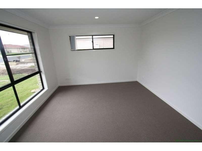 37 Fourth Avenue, Marsden QLD 4132