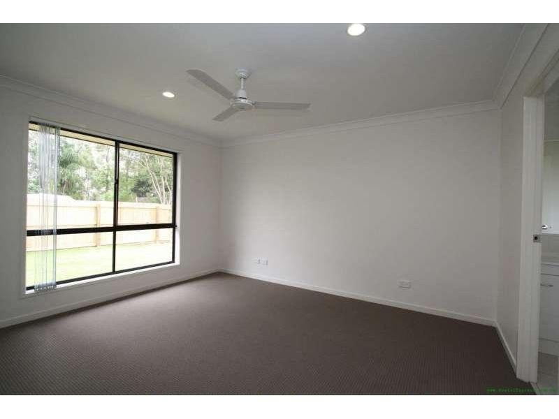 37 Fourth Avenue, Marsden QLD 4132