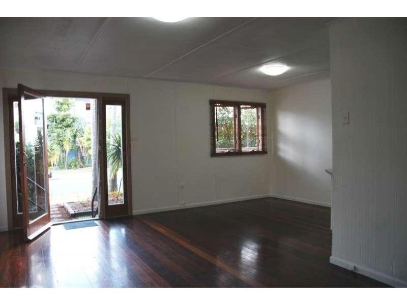 19 Baker Avenue, Labrador QLD 4215