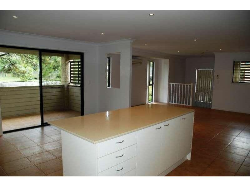 2/18 Freeda Street, Ashmore QLD 4214