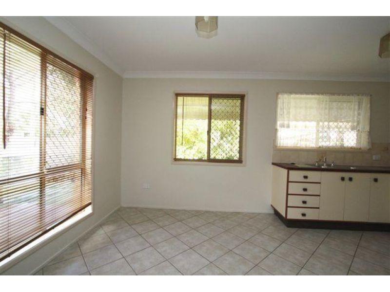 6 Mark Street, Redland Bay QLD 4165