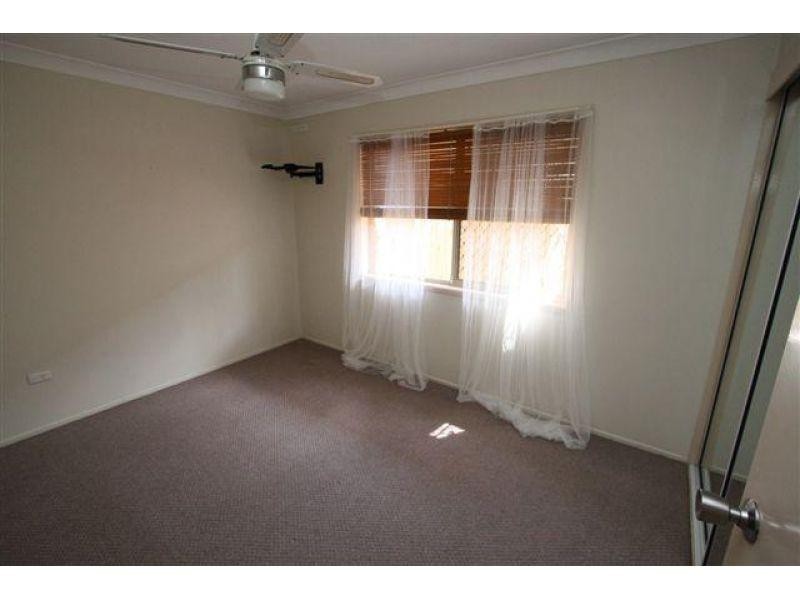 6 Mark Street, Redland Bay QLD 4165