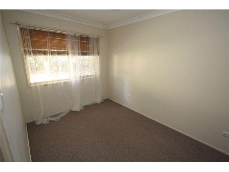6 Mark Street, Redland Bay QLD 4165