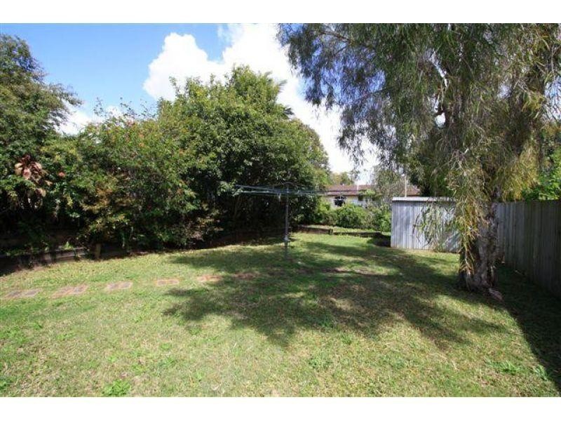 6 Mark Street, Redland Bay QLD 4165