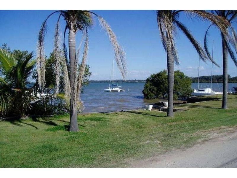 6 Mark Street, Redland Bay QLD 4165