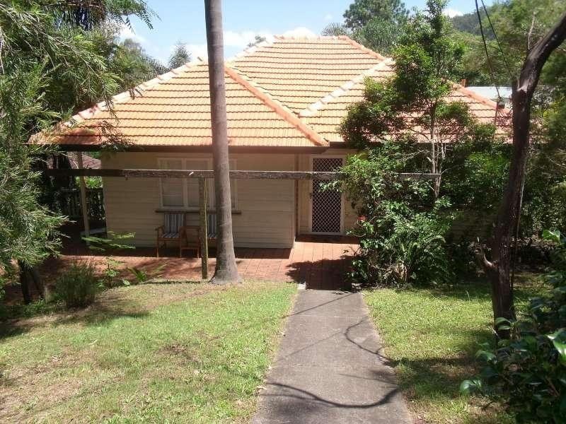4 Glasgow Street, Ashgrove QLD 4060