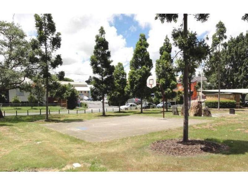 1/6 Lutana Street, Stafford QLD 4053