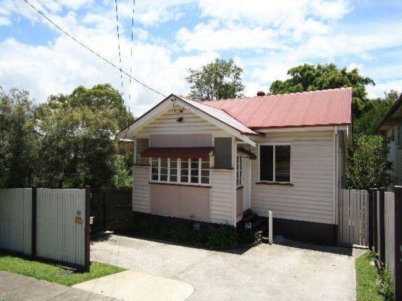 33 Russell Avenue, Norman Park QLD 4170