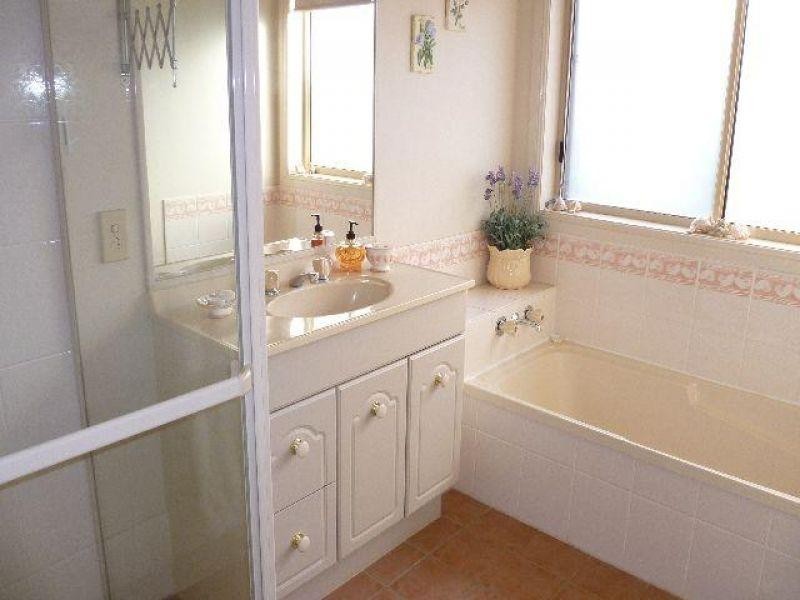 4 Eastcote Lane, Wellington Point QLD 4160