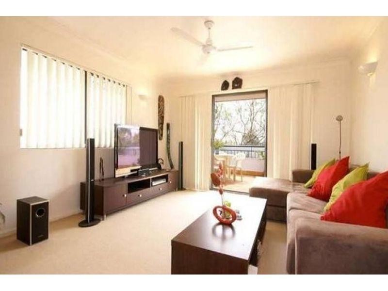 3/380 Cavendish Road, Coorparoo QLD 4151