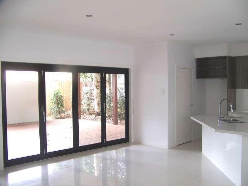 8 Amott Street, Stafford Heights QLD 4053