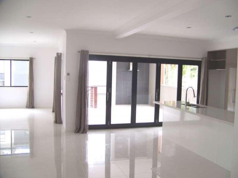 10 Amott Street, Stafford Heights QLD 4053