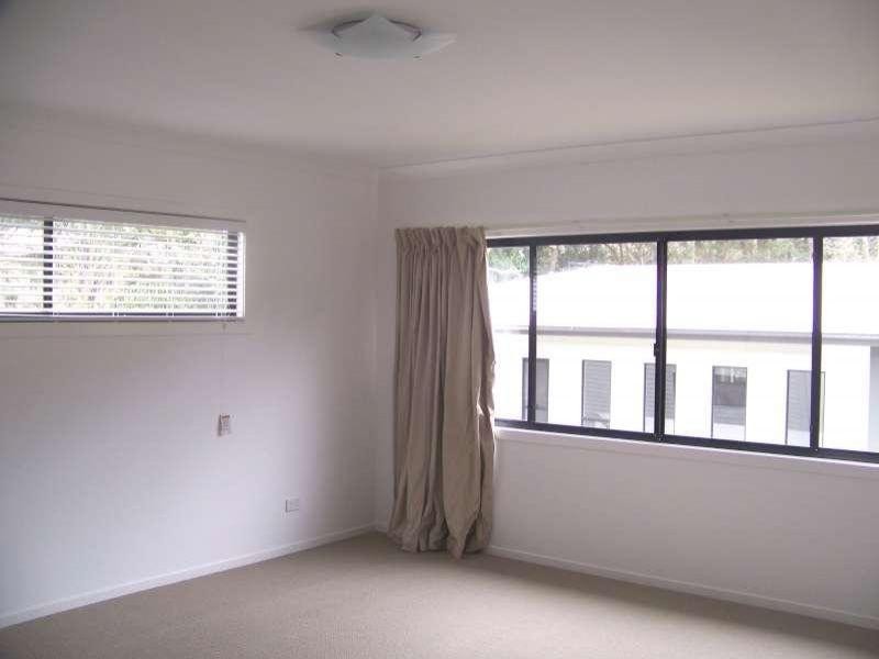 10 Amott Street, Stafford Heights QLD 4053