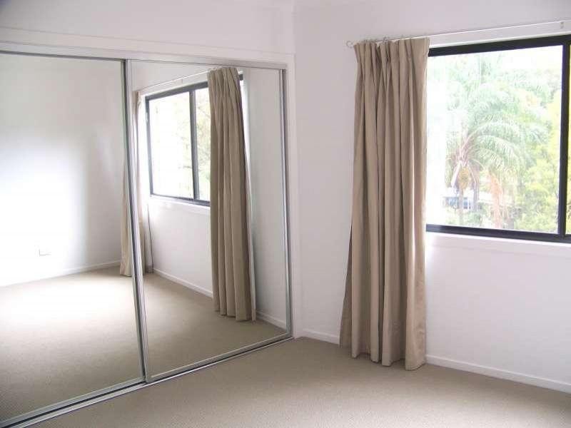 10 Amott Street, Stafford Heights QLD 4053