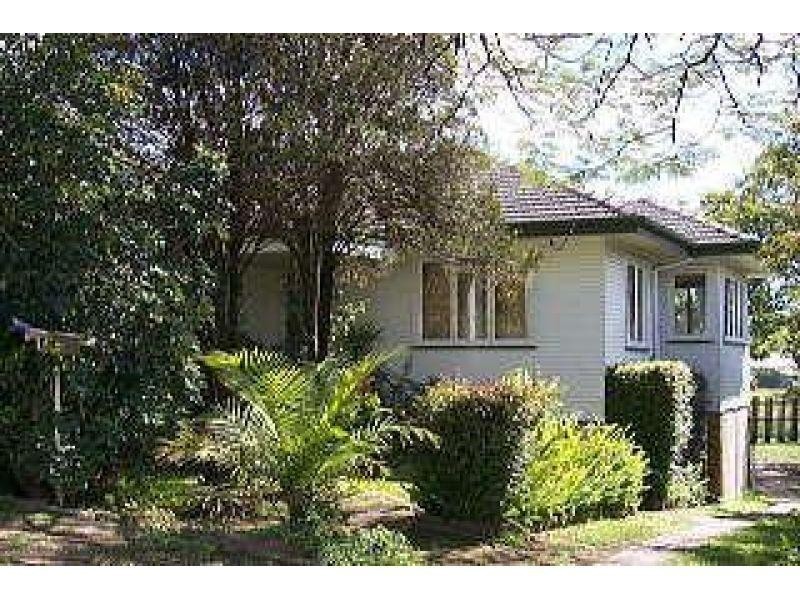 110 Macdonald Street, Norman Park QLD 4170