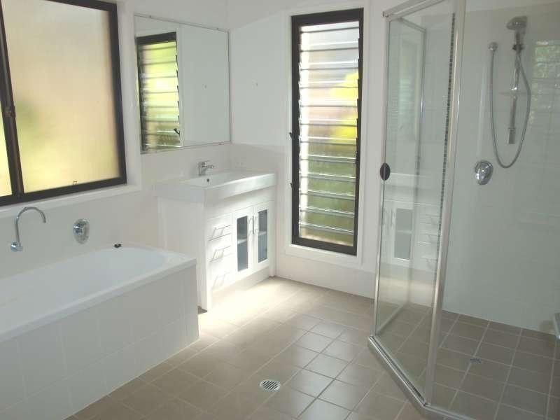 18 Paterson Street, Seventeen Mile Rocks QLD 4073