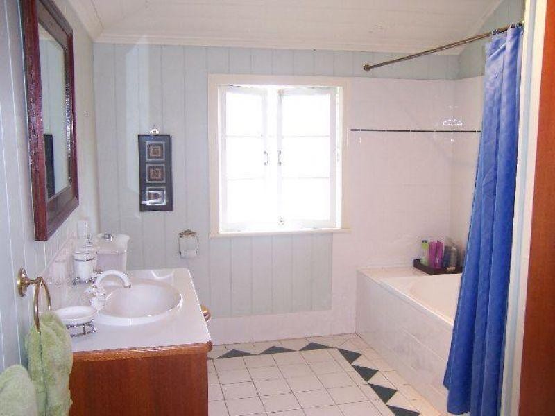 124 Arthur Terrace, Red Hill QLD 4059