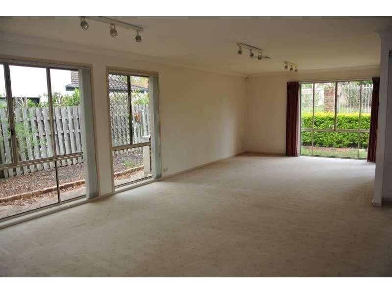 26 Blackbutt Place, Brookfield QLD 4069