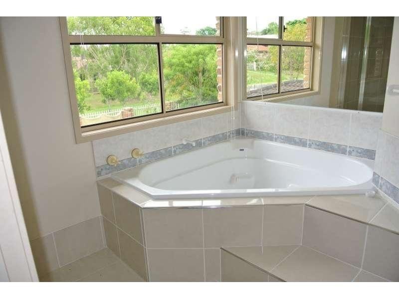 26 Blackbutt Place, Brookfield QLD 4069