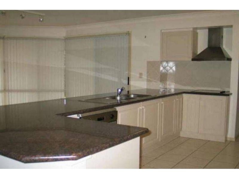 26 Blackbutt Place, Brookfield QLD 4069