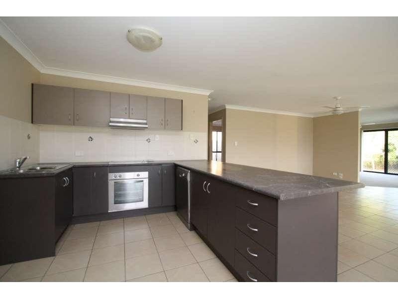 28 Habitat Drive, Redland Bay QLD 4165