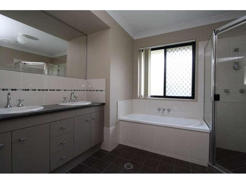 28 Habitat Drive, Redland Bay QLD 4165
